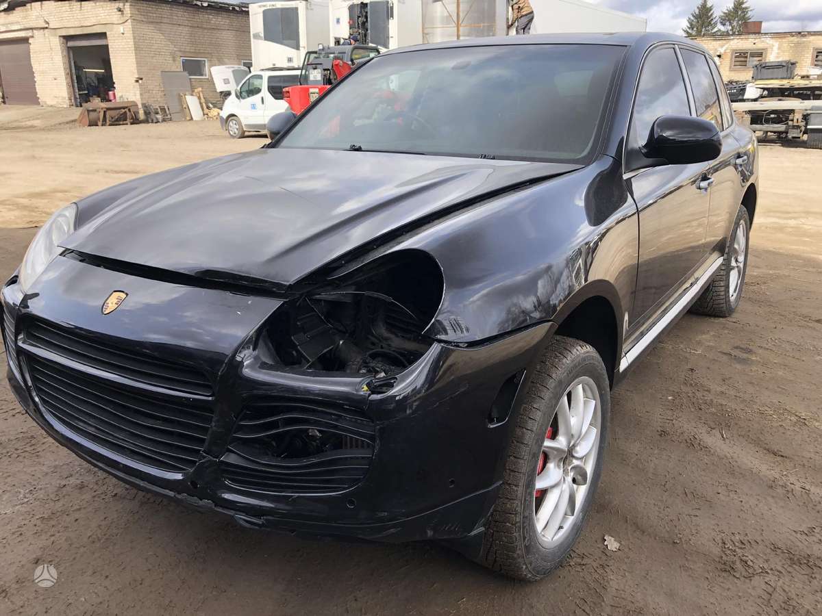 Porsche Cayenne dalimis