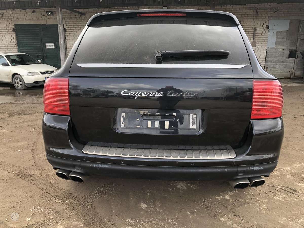 Porsche Cayenne dalimis