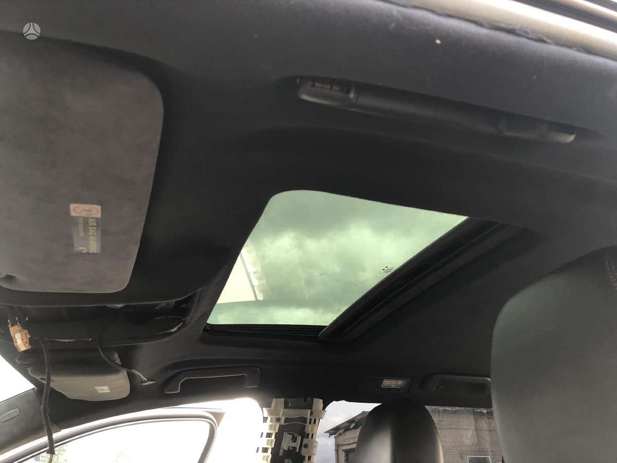 Porsche Cayenne dalimis