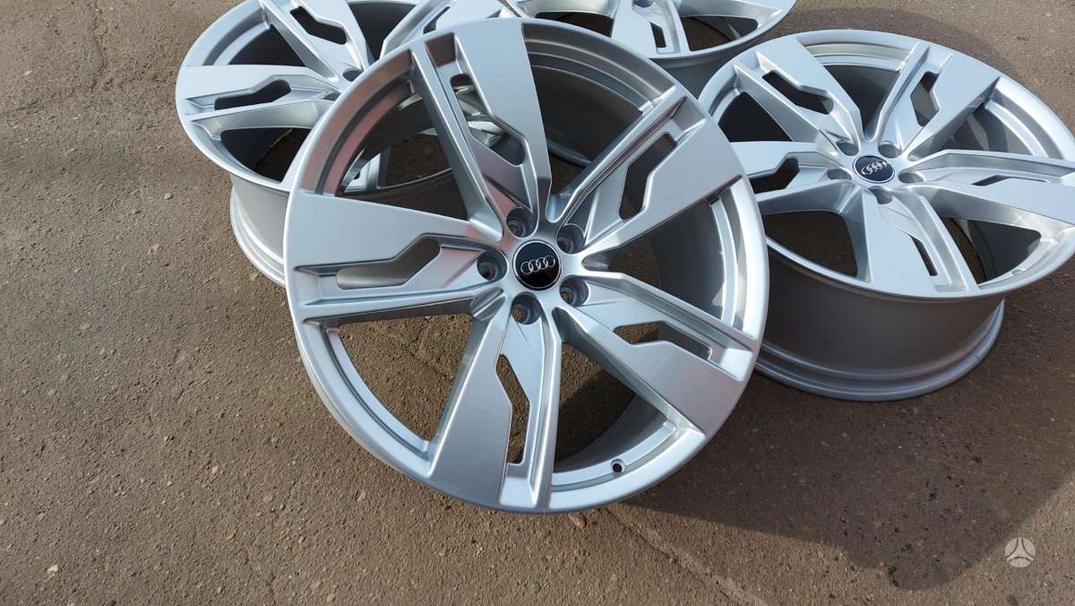 Audi E-TRON -NAUJI-, light alloy, R21