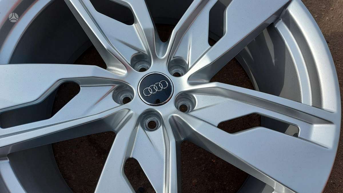 Audi E-TRON -NAUJI-, light alloy, R21