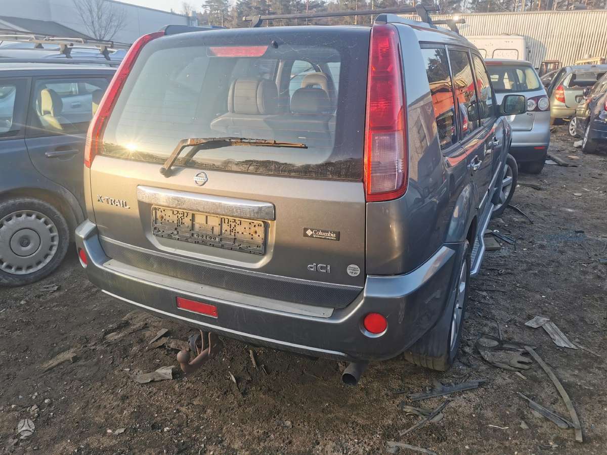 Nissan X-Trail for parts