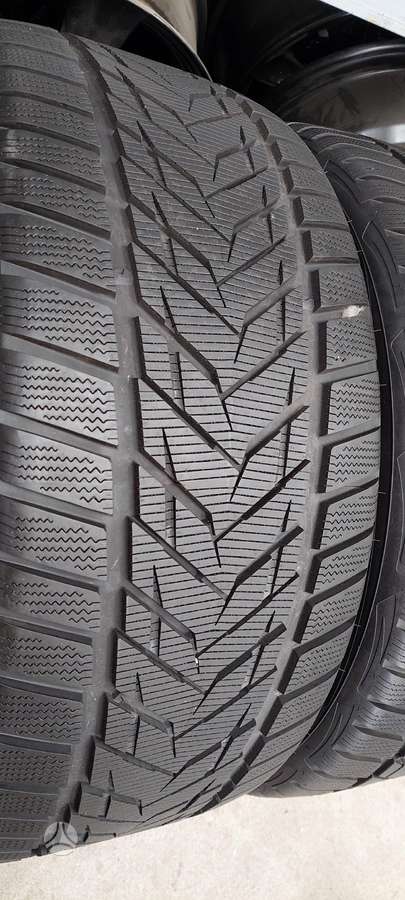 Vredestein, зимние 295/35 R21