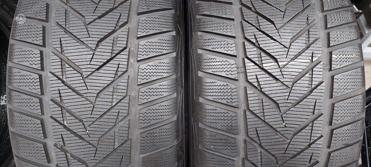 Vredestein, зимние 295/35 R21