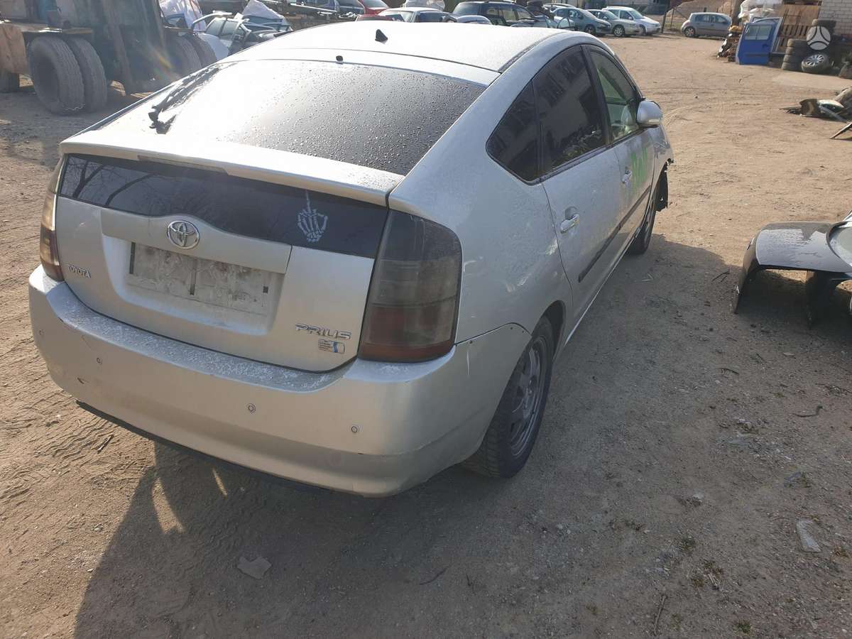 Toyota Prius rezerves daļās
