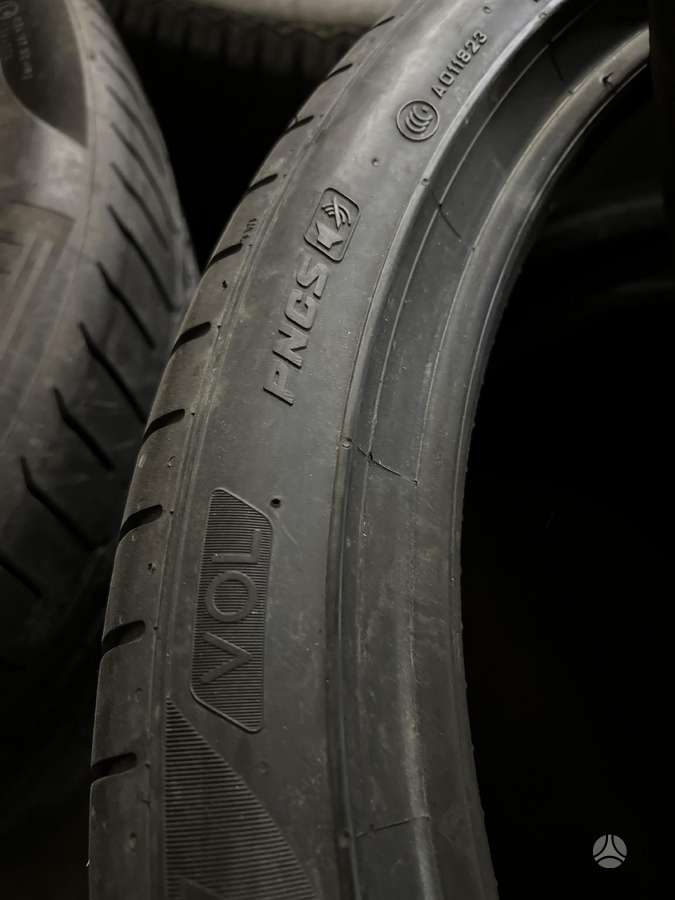 Pirelli P ZERO PZ4, summer 245/40 R21
