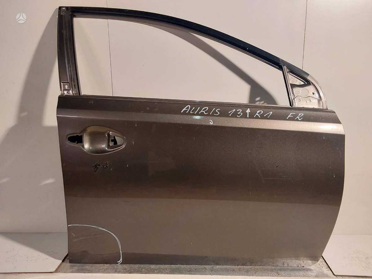 Toyota Auris dalimis