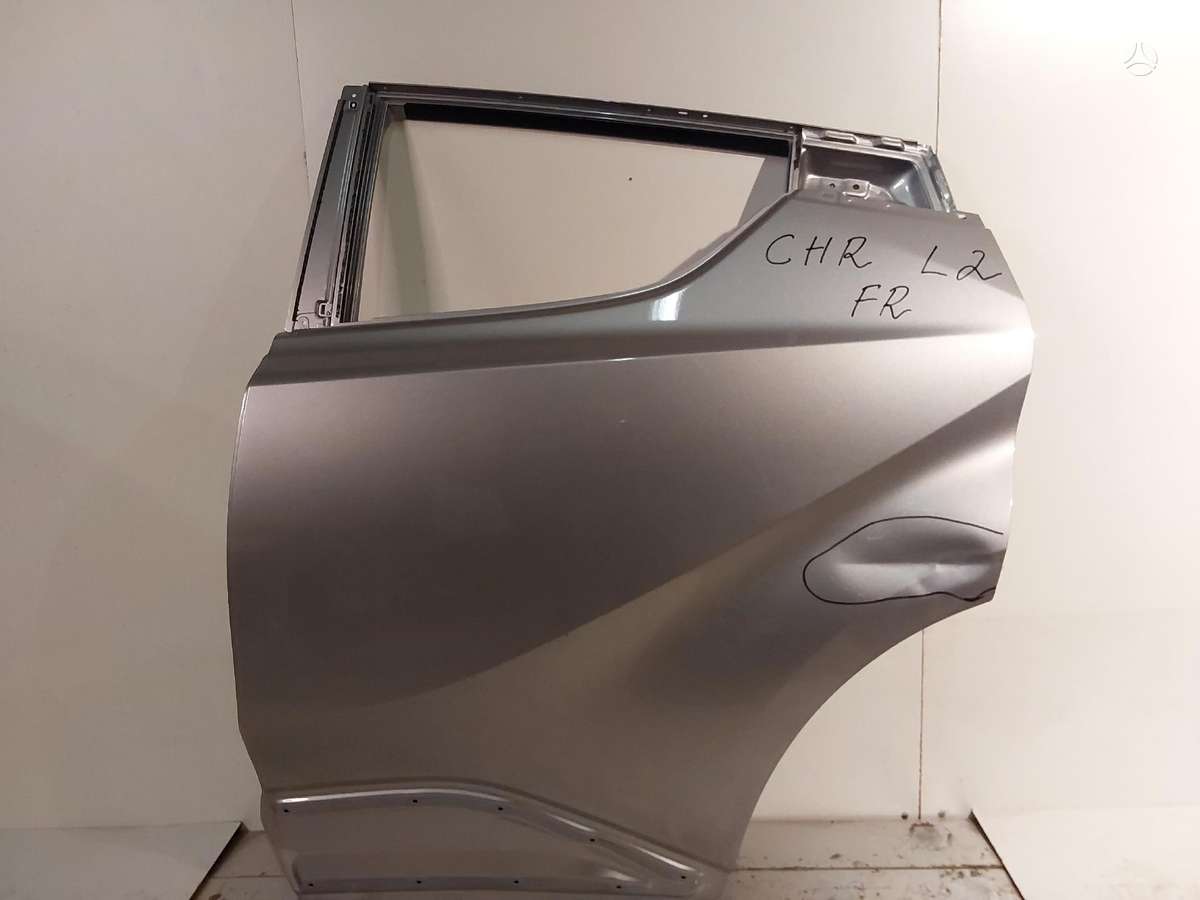 Toyota C-HR по частям