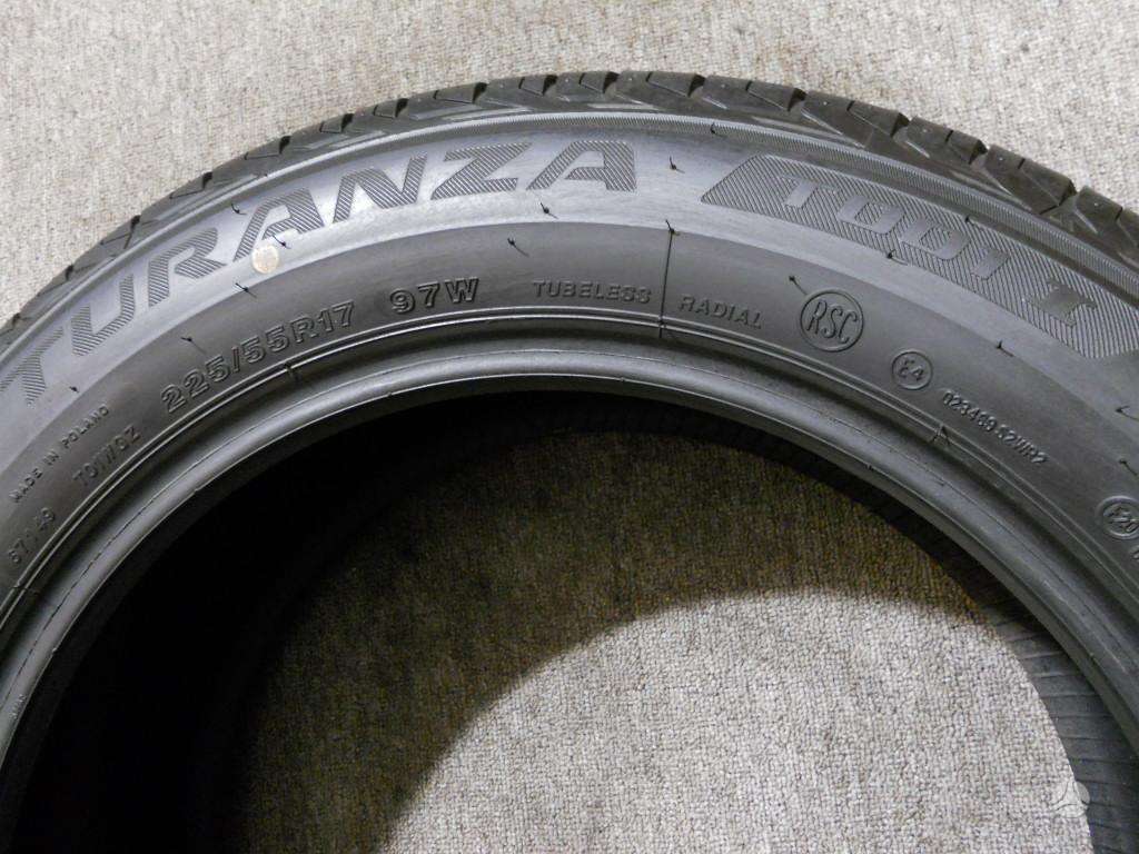 Bridgestone 95% T001, летние 225/55 R17