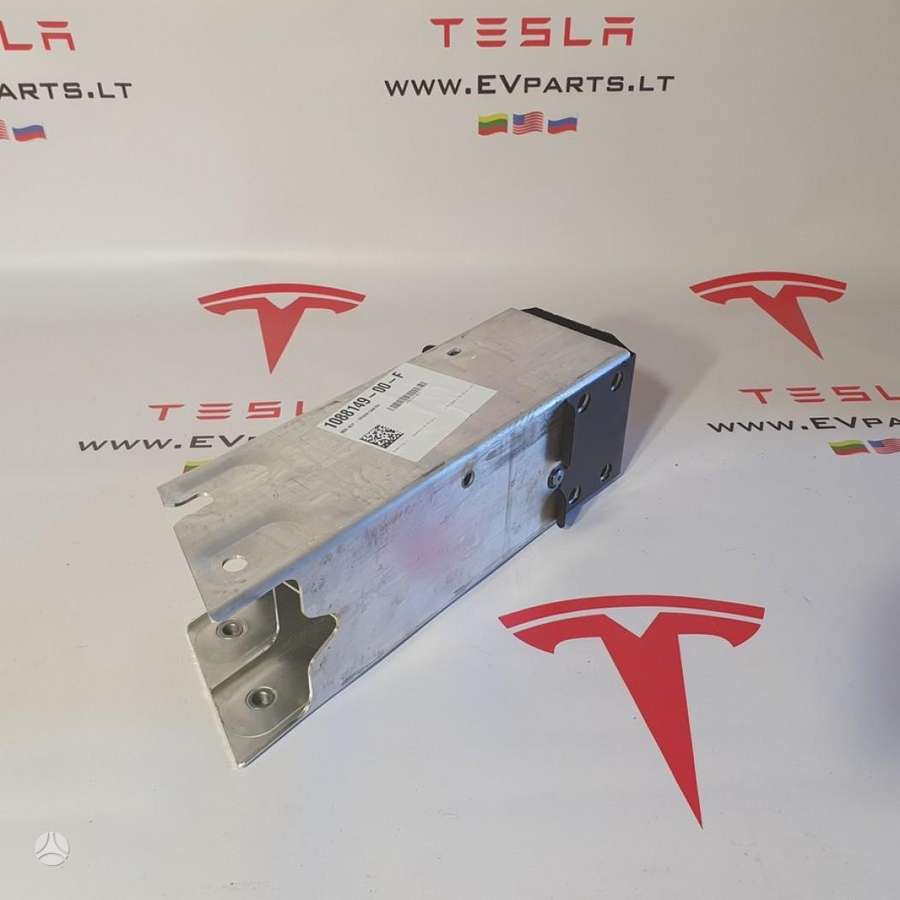 Tesla Model 3, 1110240-00-B, kėbulo dalys