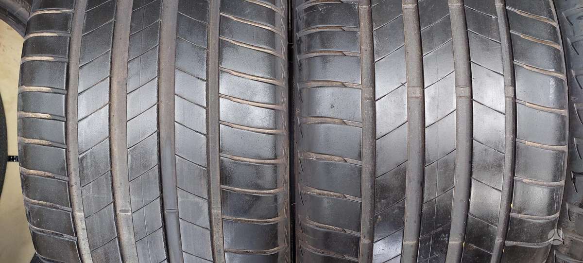 Bridgestone, summer 255/35 R21