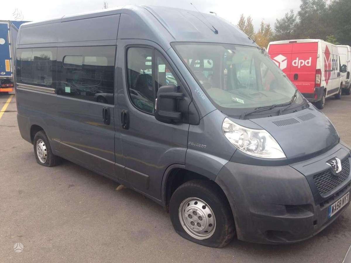 Peugeot Boxer, passenger vans