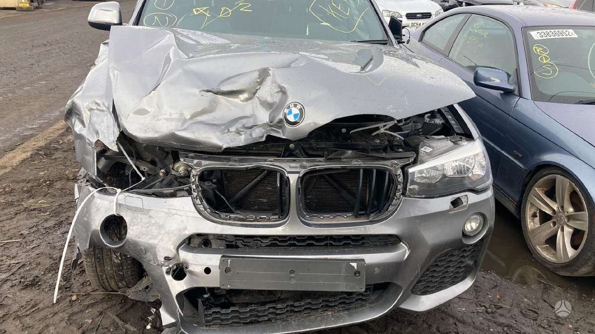 BMW X3 dalimis
