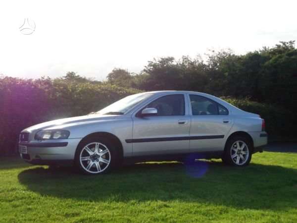 Volvo S60 Masina dalimis