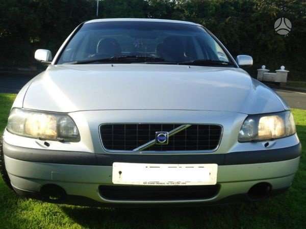 Volvo S60 Masina dalimis