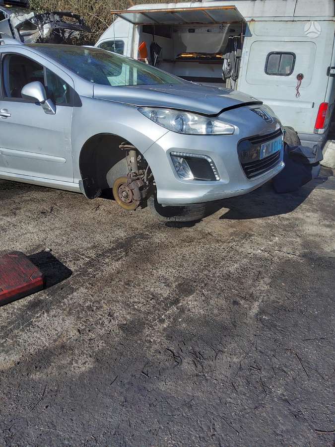 Peugeot 308 dalimis
