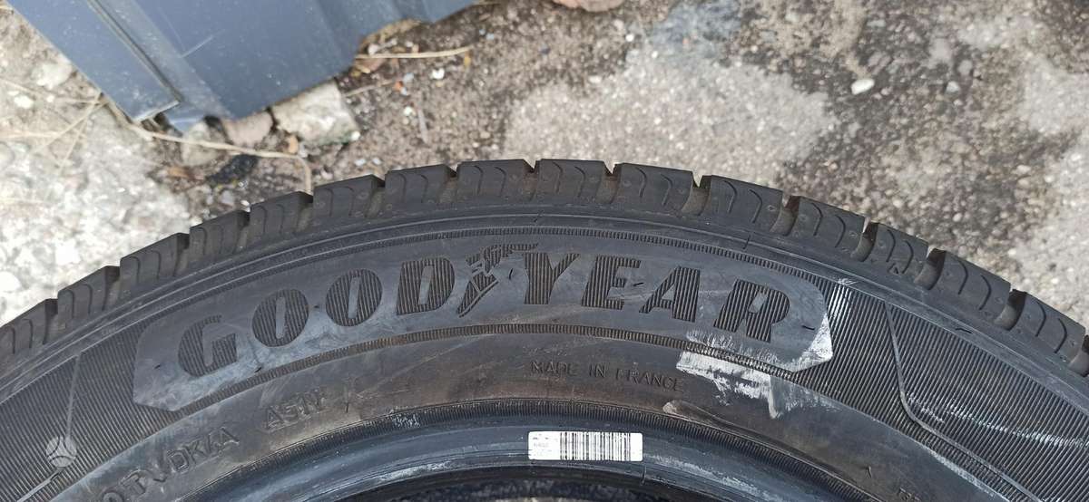 Goodyear Efficient grip cargo, summer 215/60 R16