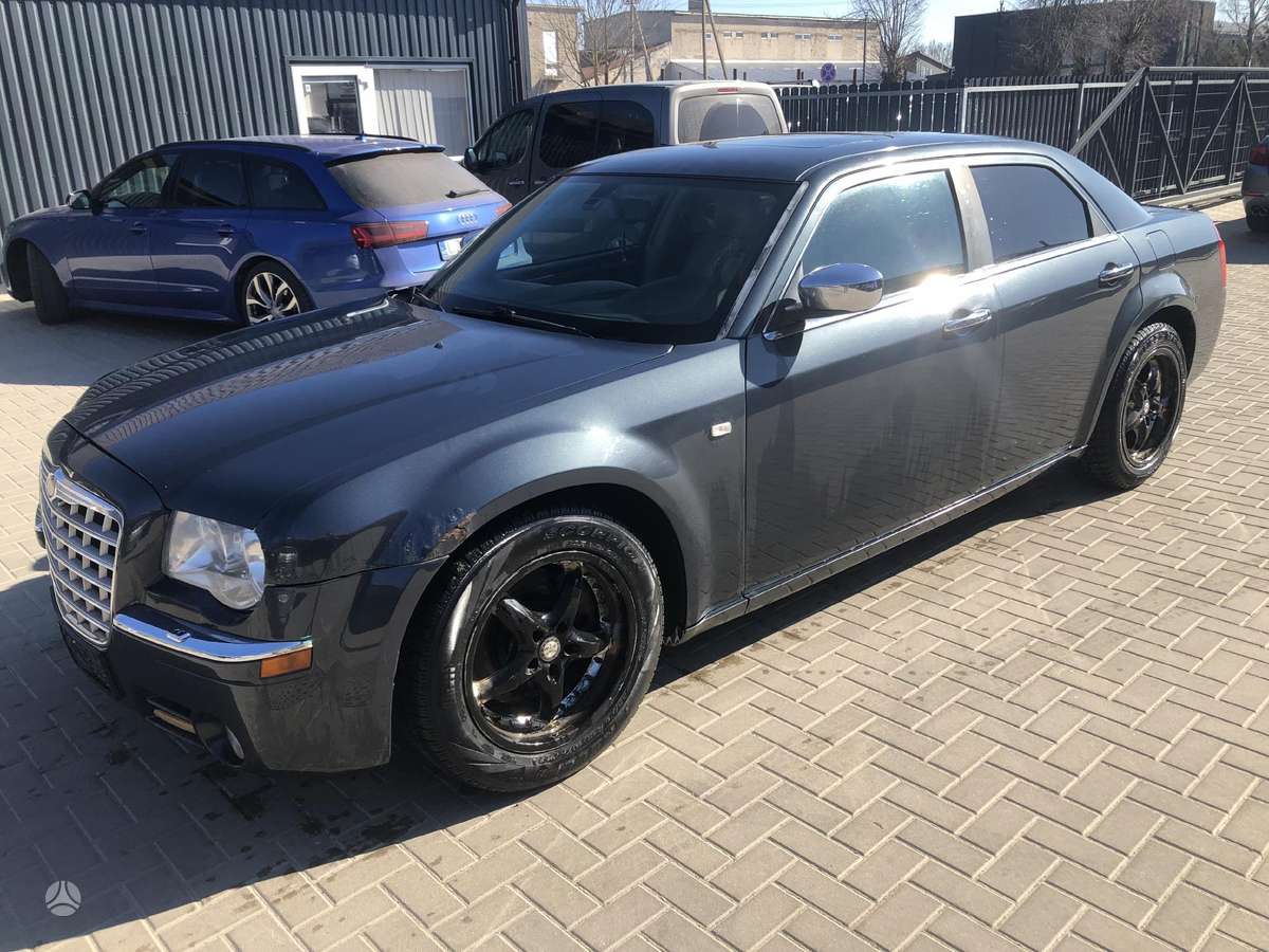 Chrysler 300C по частям