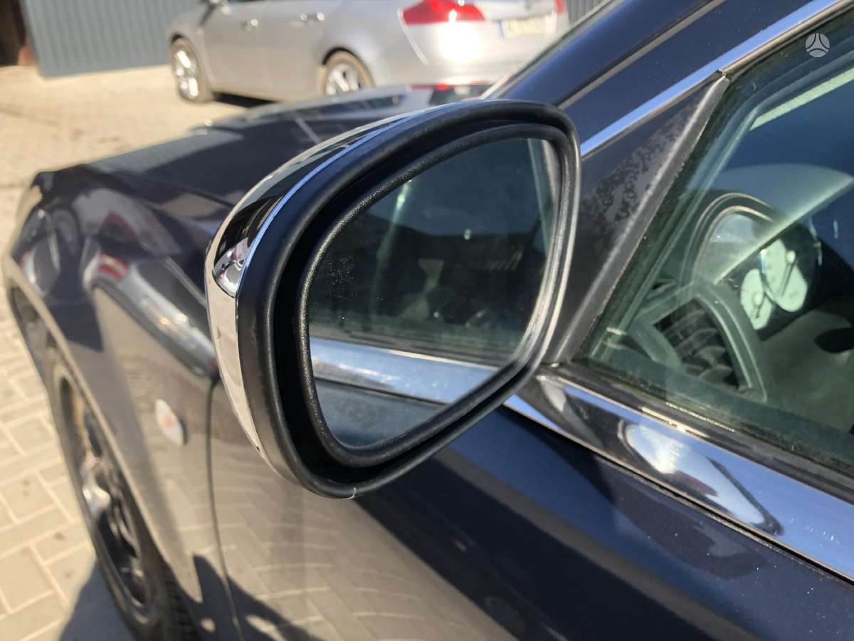 Chrysler 300C dalimis