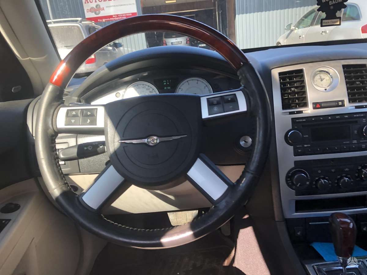 Chrysler 300C по частям