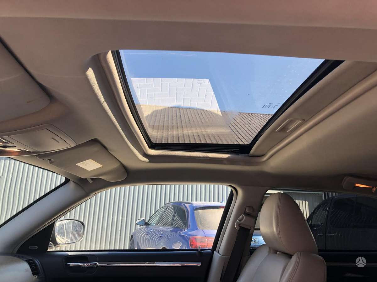 Chrysler 300C по частям