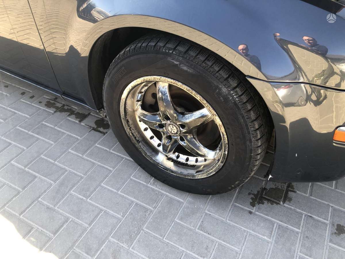 Chrysler 300C dalimis