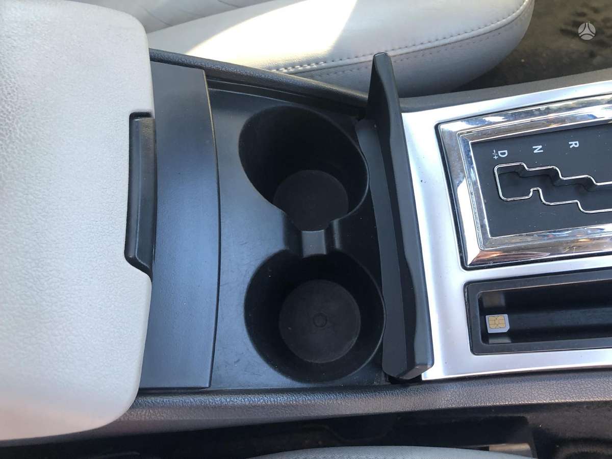 Chrysler 300C dalimis