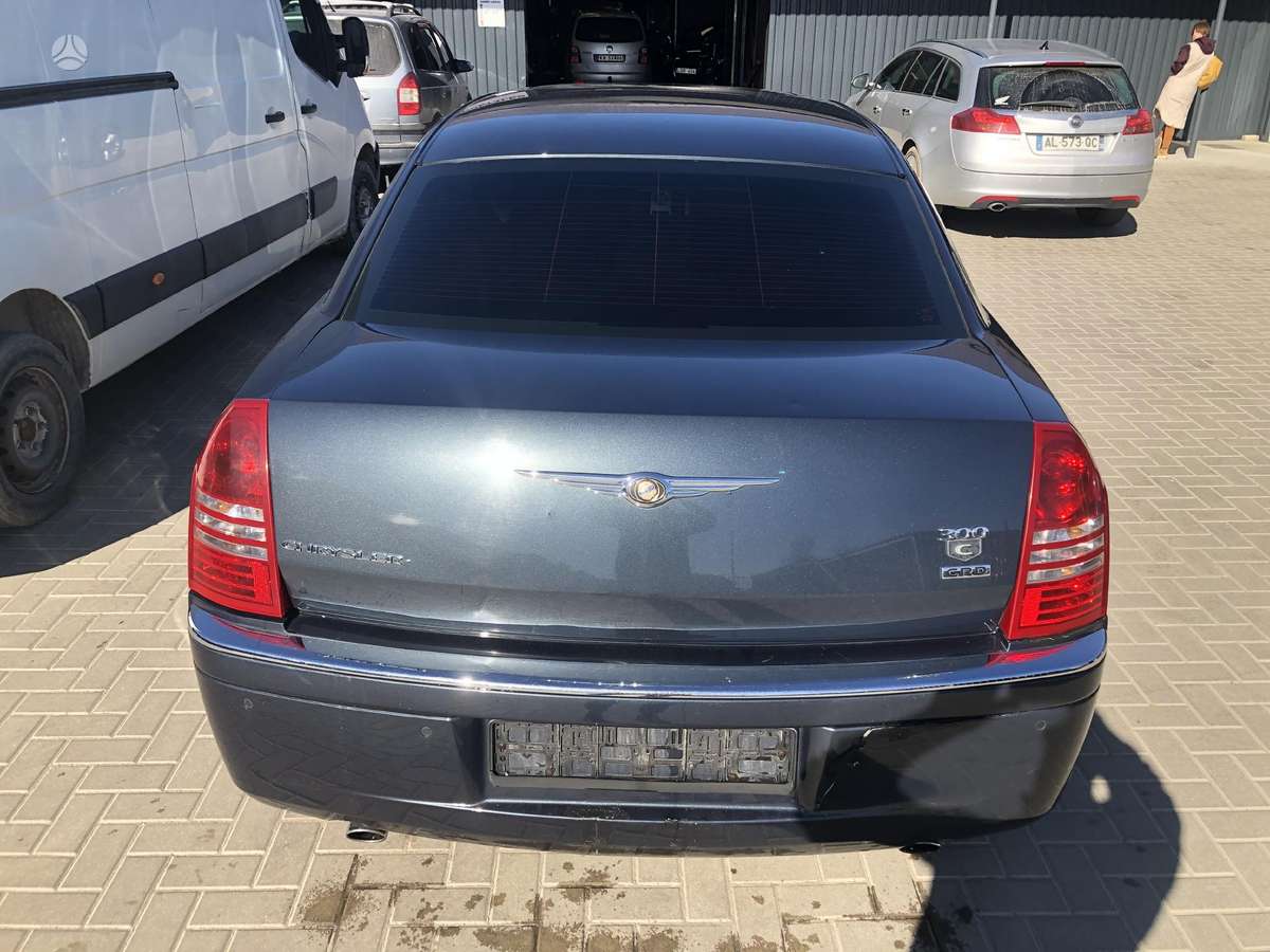 Chrysler 300C dalimis