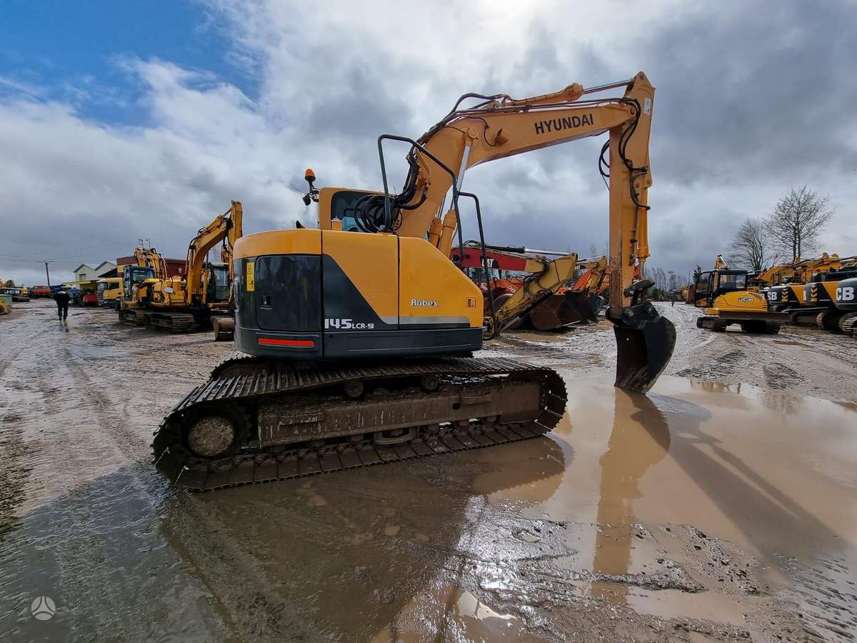 Hyundai Robex 145LCR-9, excavator
