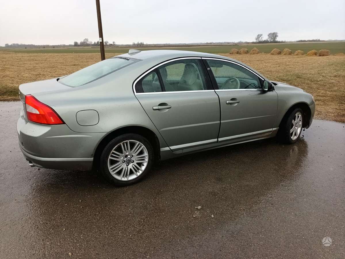 Volvo S80