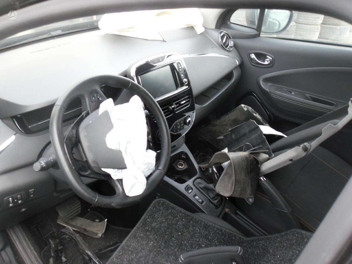 Renault Zoe по частям