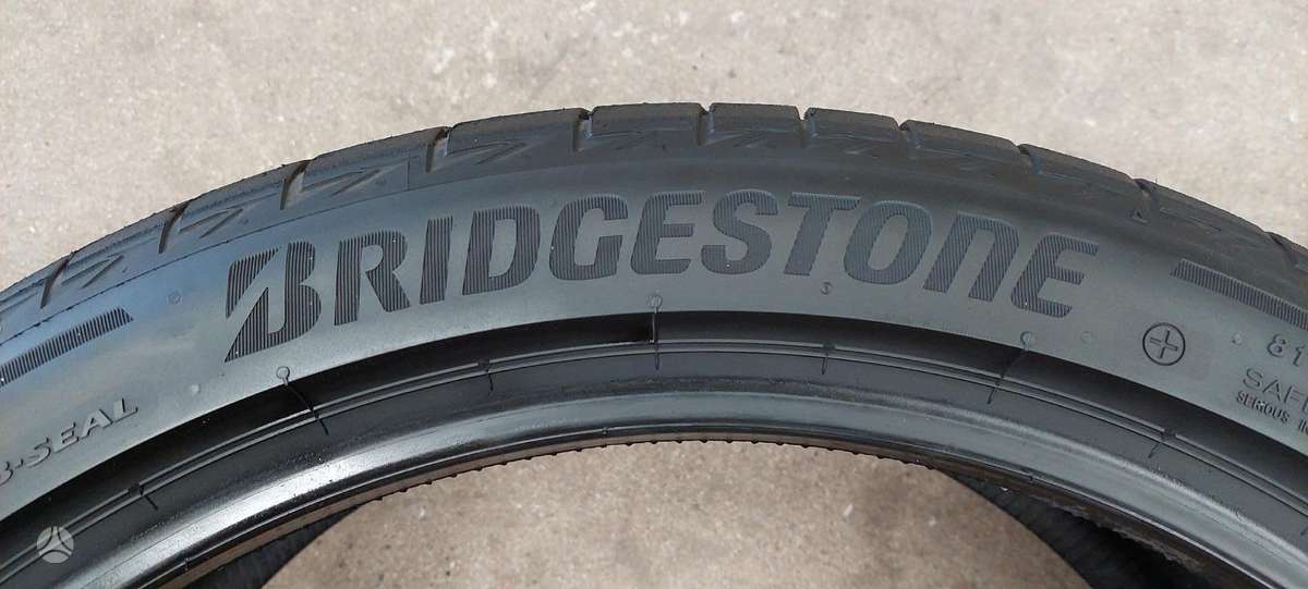 Bridgestone, summer 255/40 R21