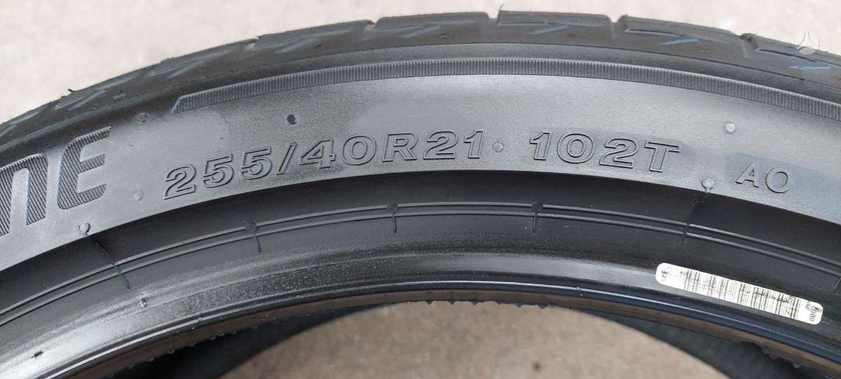Bridgestone, vasarinės 255/40 R21