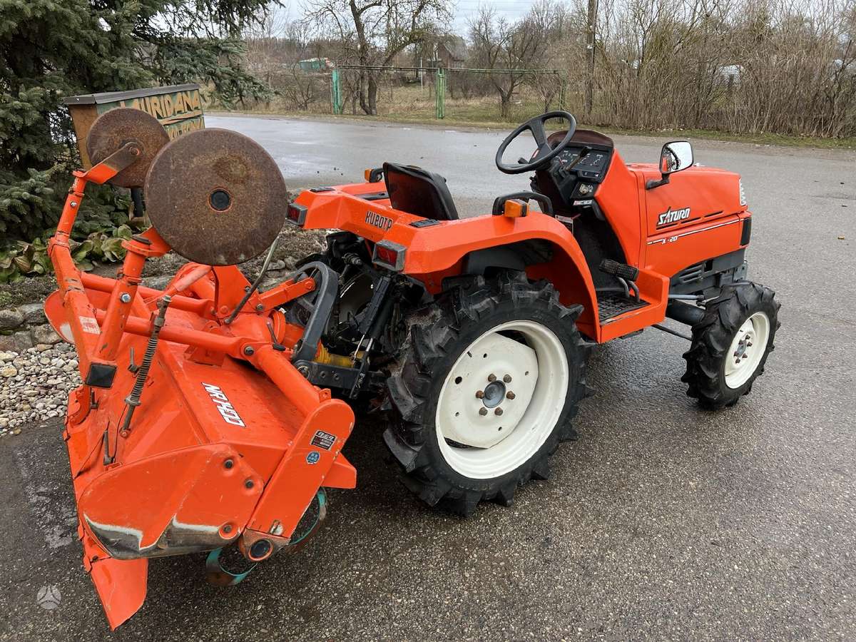Kubota Saturn X-20, тракторы