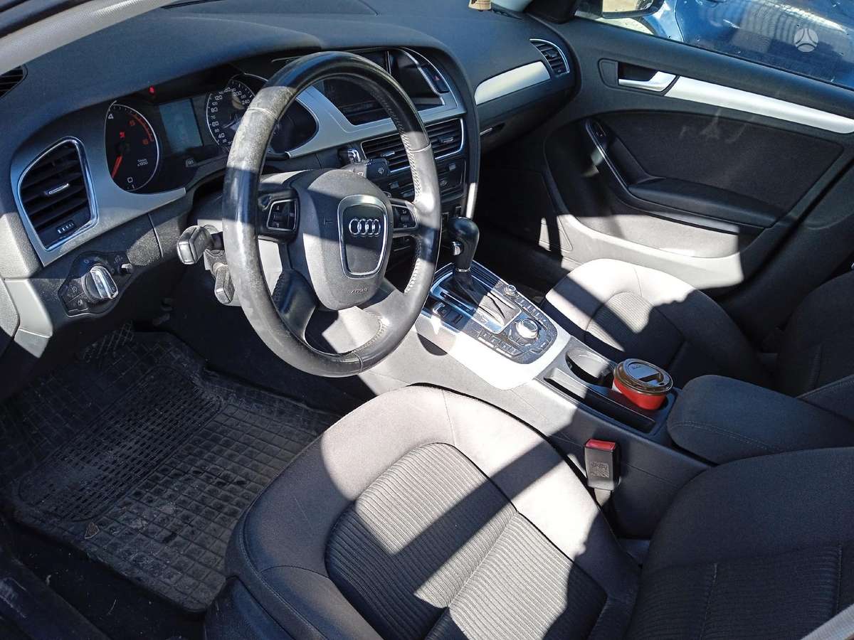 Audi A4 по частям. Dalimis