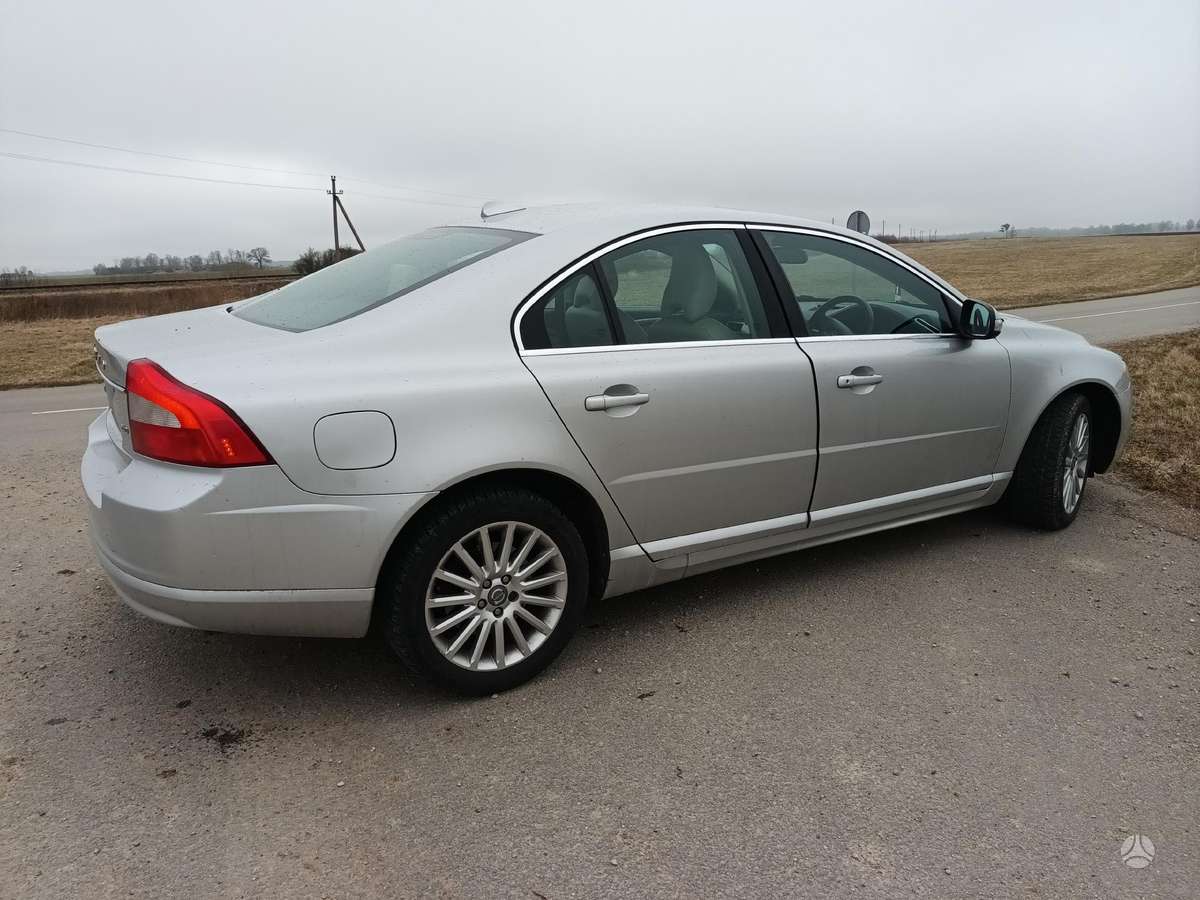 Volvo S80