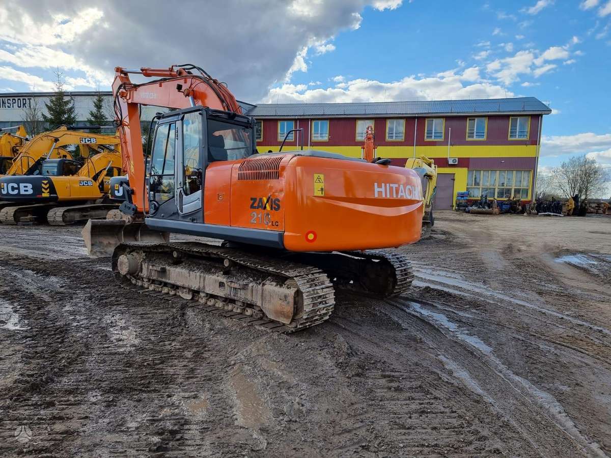 Hitachi ZX210LC-3, ekskavatoriai