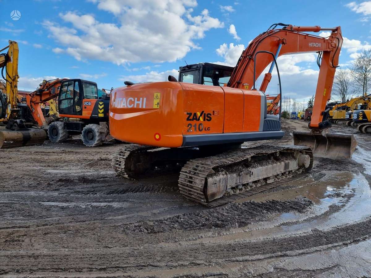Hitachi ZX210LC-3, ekskavatoriai