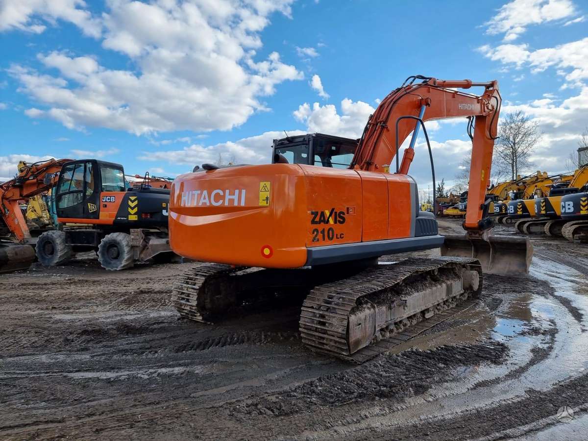 Hitachi ZX210LC-3, ekskavatoriai