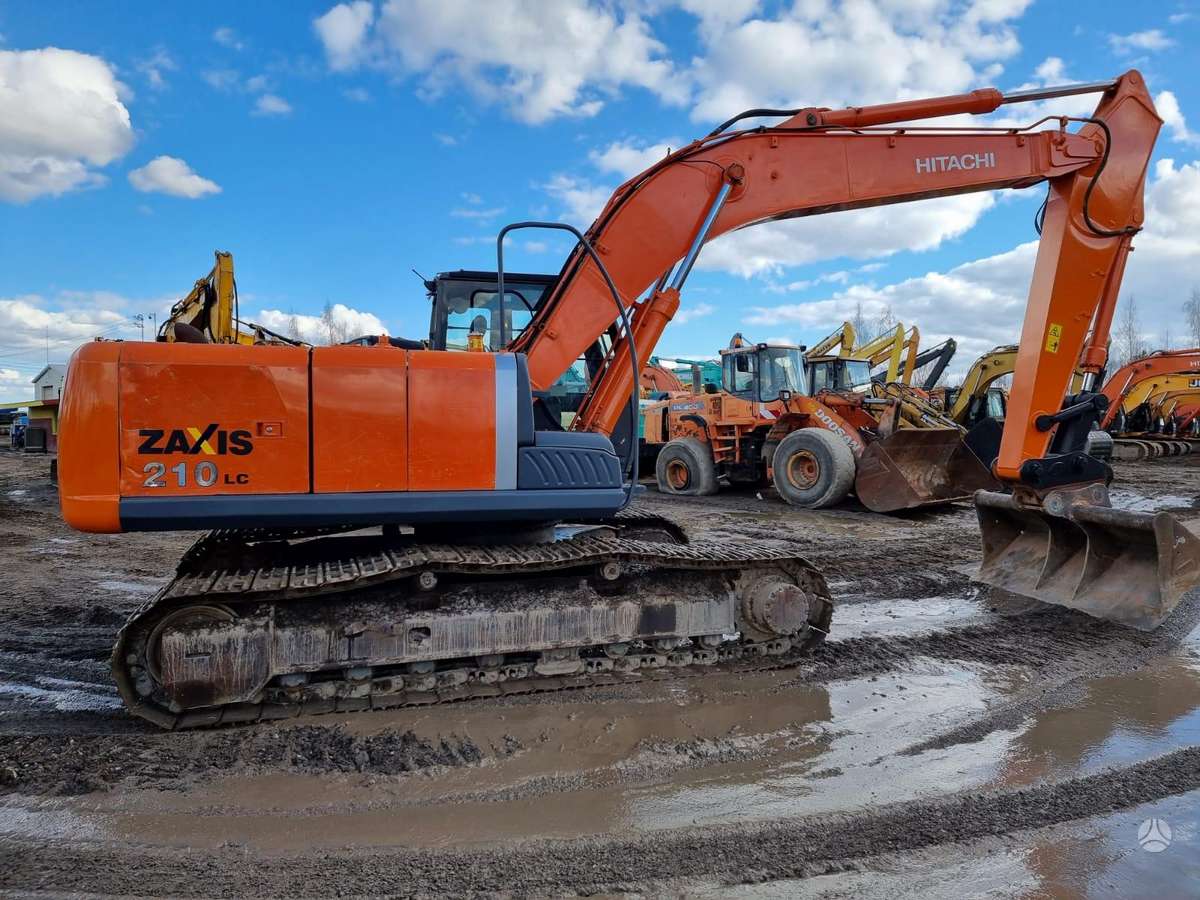 Hitachi ZX210LC-3, ekskavatoriai
