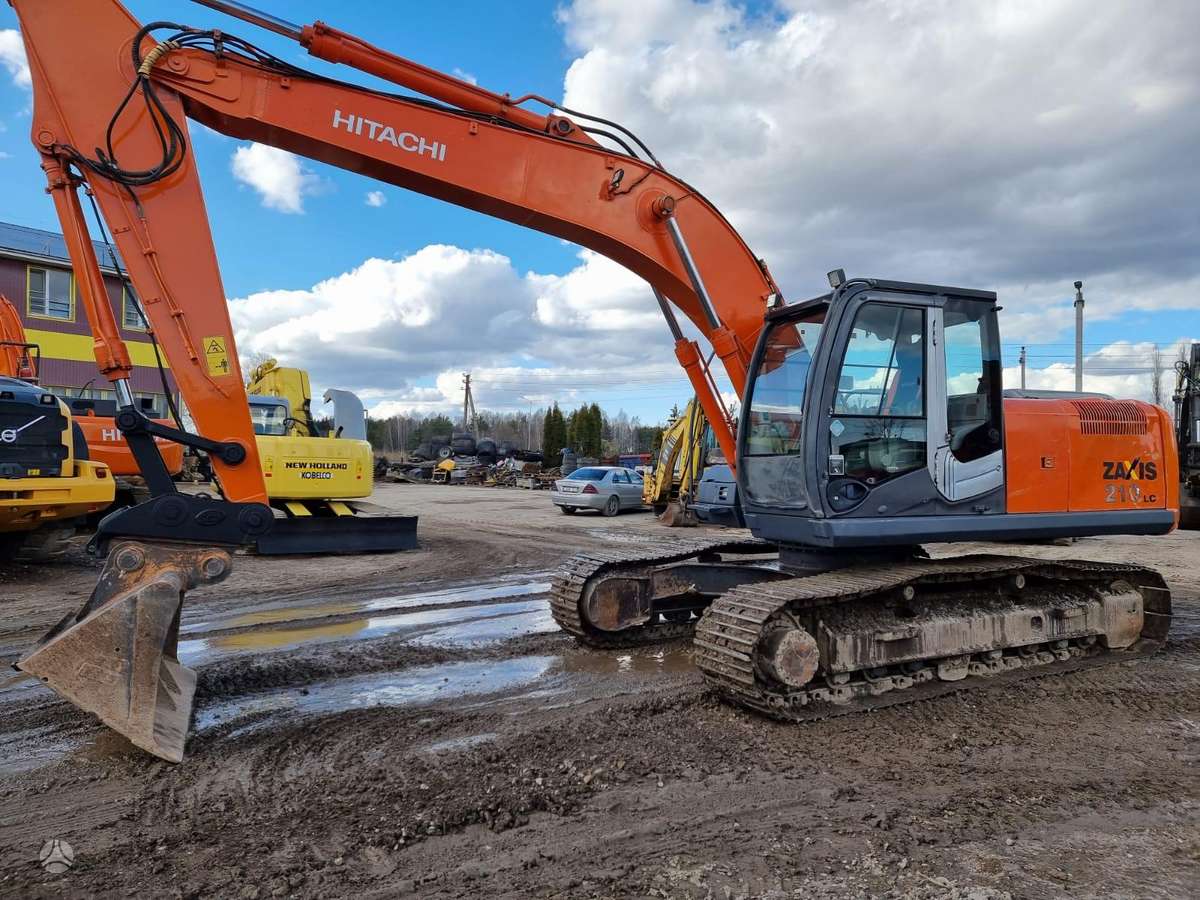 Hitachi ZX210LC-3, ekskavatoriai