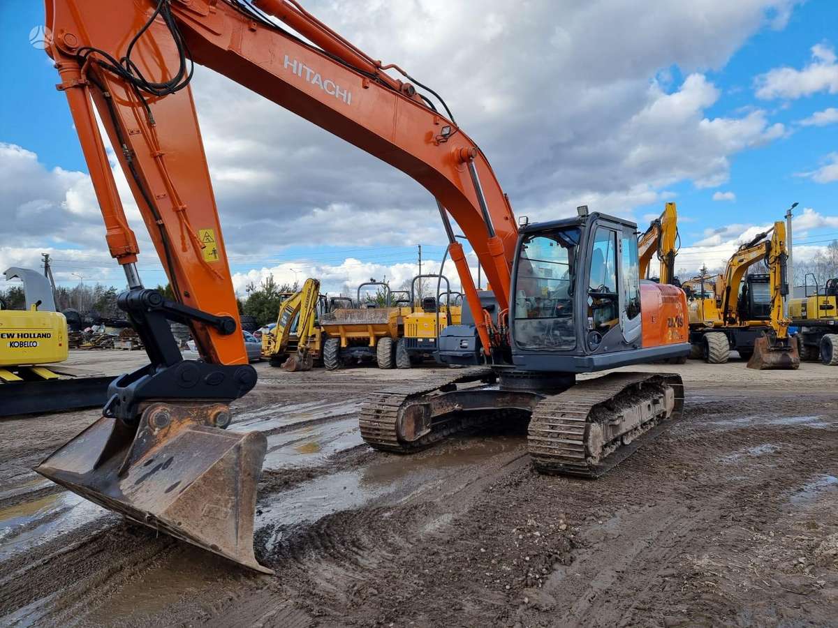 Hitachi ZX210LC-3, ekskavatoriai