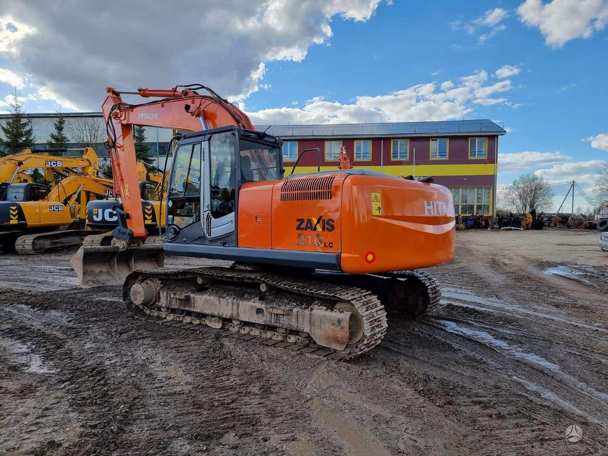 Hitachi ZX210LC-3, ekskavatoriai