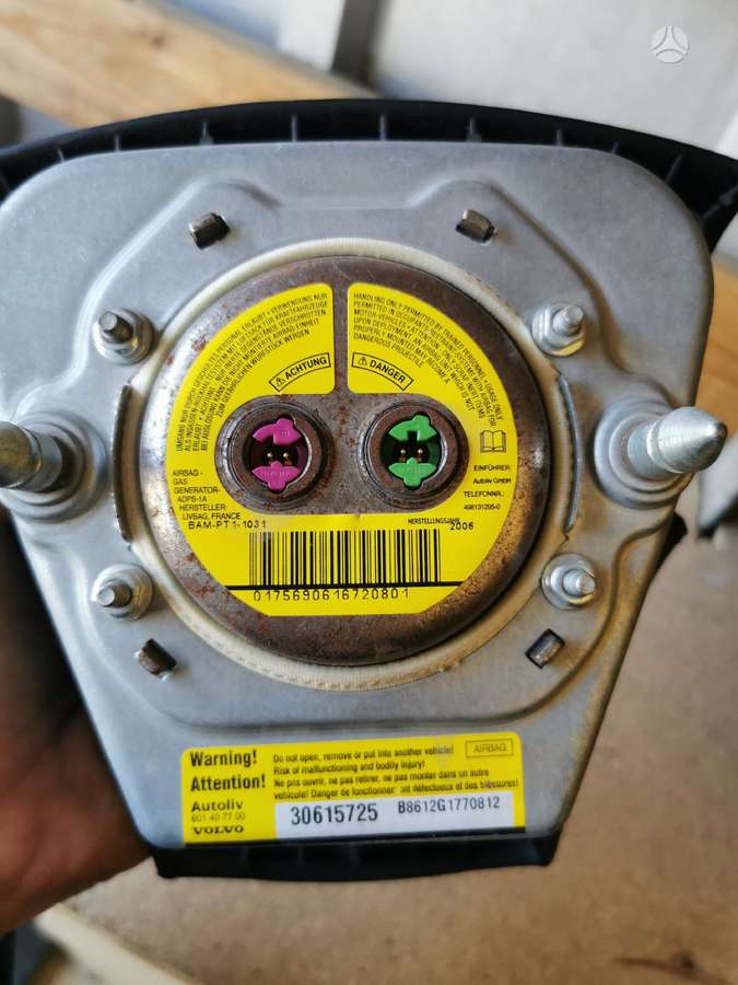 Volvo V50 airbags