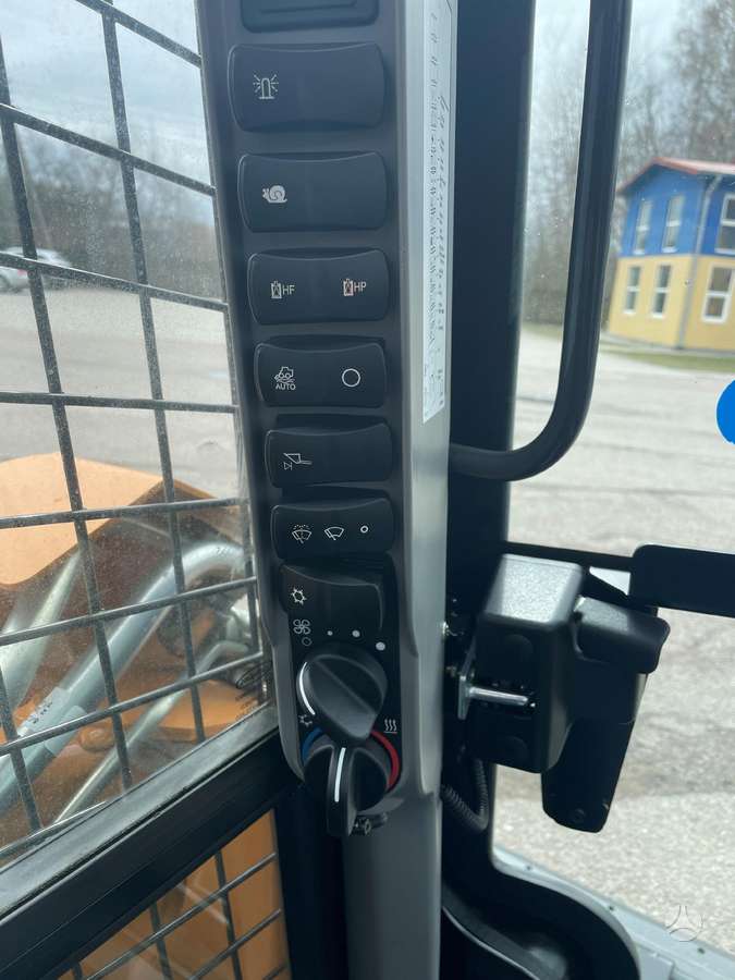 Case SV280B, mini iekrāvēji