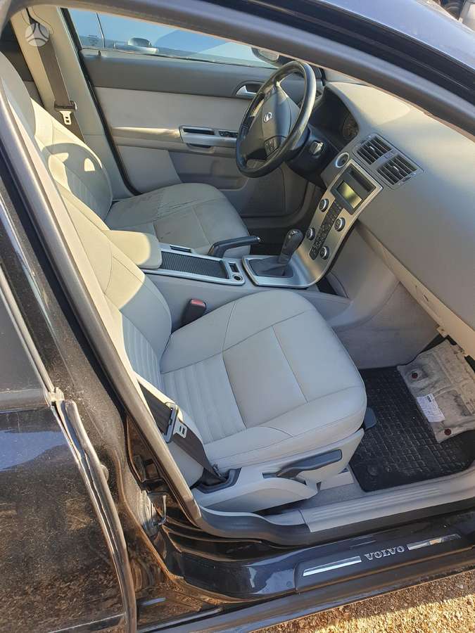 Volvo S40 по частям