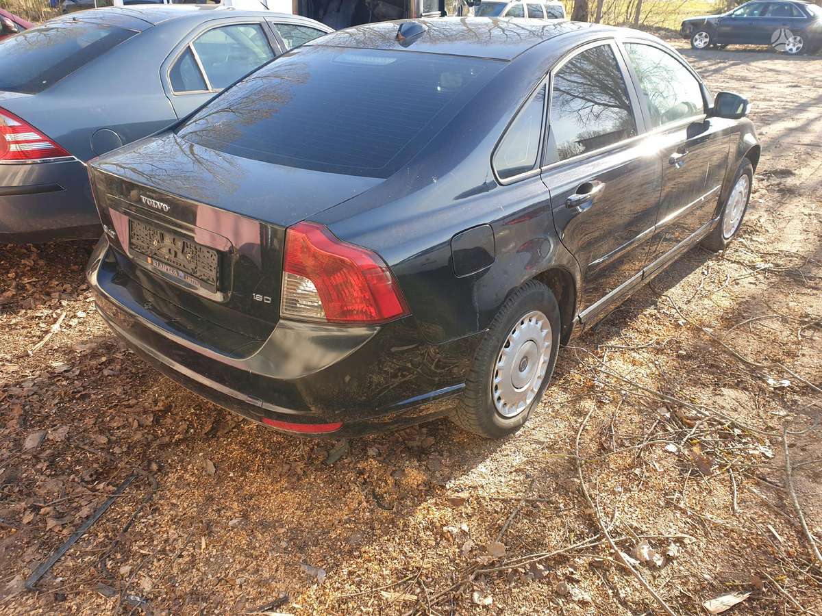 Volvo S40 по частям