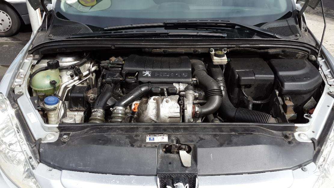 Peugeot 407 variklio detalės