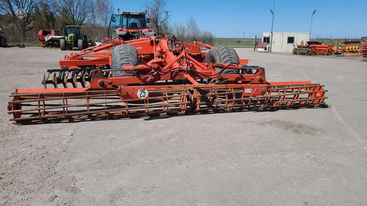 Kuhn DISCOVER XL 52, scrapers, scrubbers