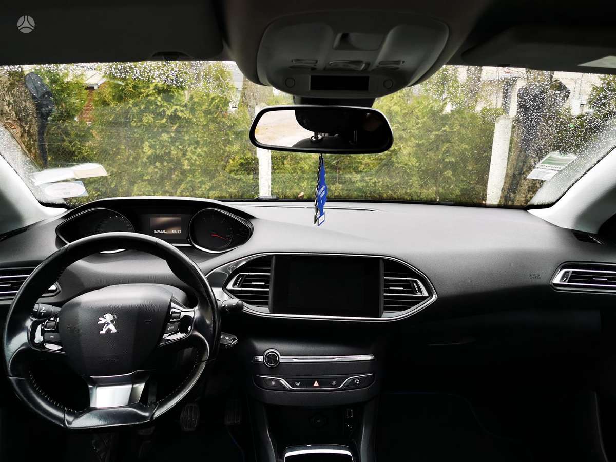 Peugeot 308 dalimis. Europa